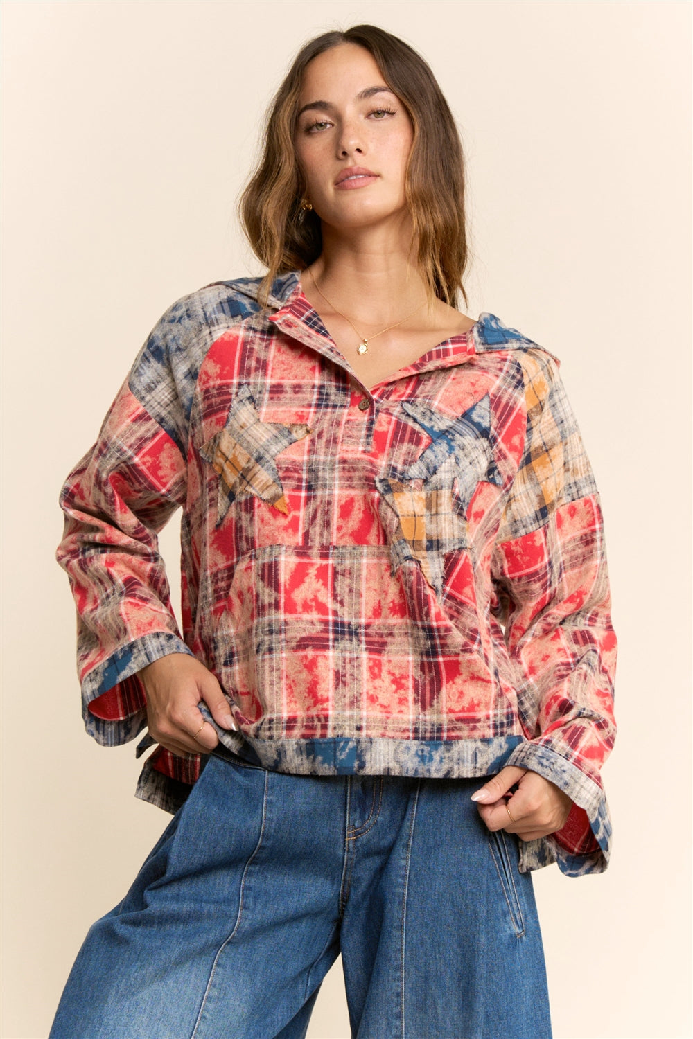 Davi & Dani Plus-Size Air-Sprayed Tie-Dye Plaid Hooded Pullover – Red Multi