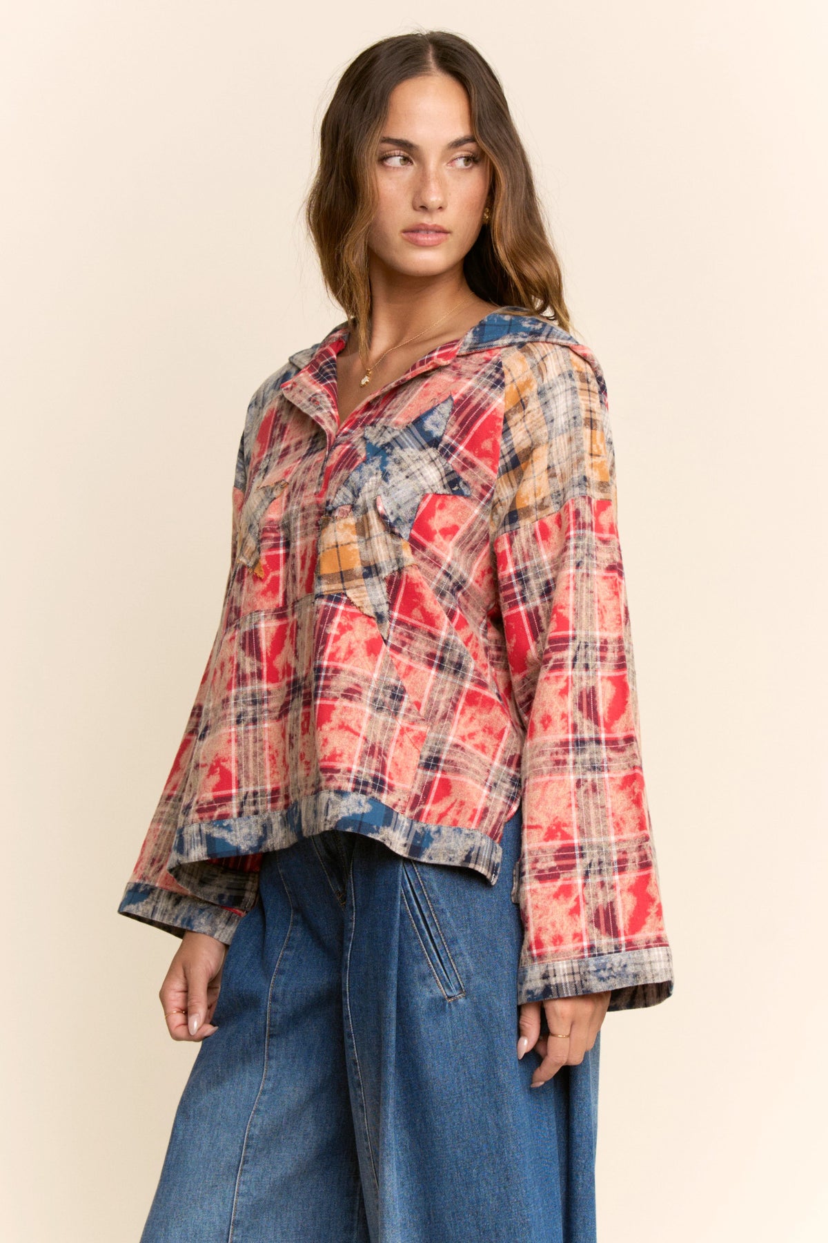 Davi & Dani Plus-Size Air-Sprayed Tie-Dye Plaid Hooded Pullover – Red Multi