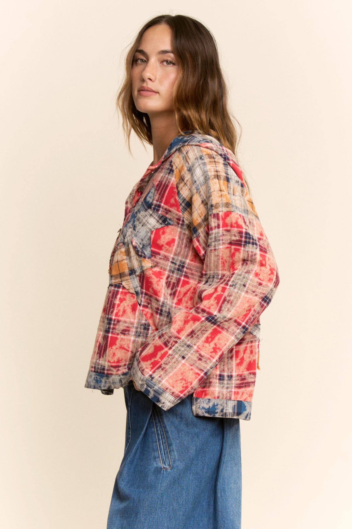 Davi & Dani Plus-Size Air-Sprayed Tie-Dye Plaid Hooded Pullover – Red Multi