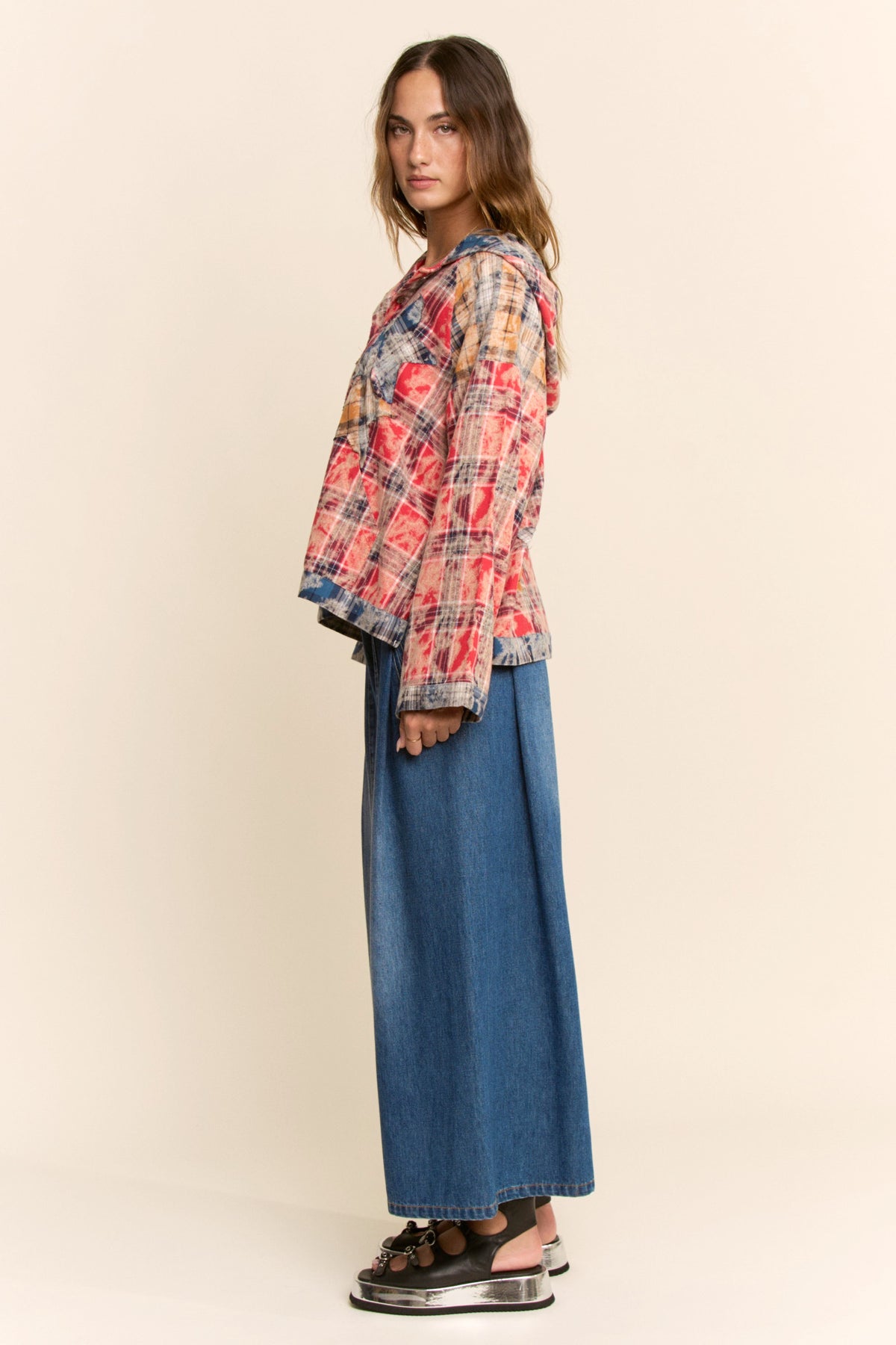 Davi & Dani Plus-Size Air-Sprayed Tie-Dye Plaid Hooded Pullover – Red Multi